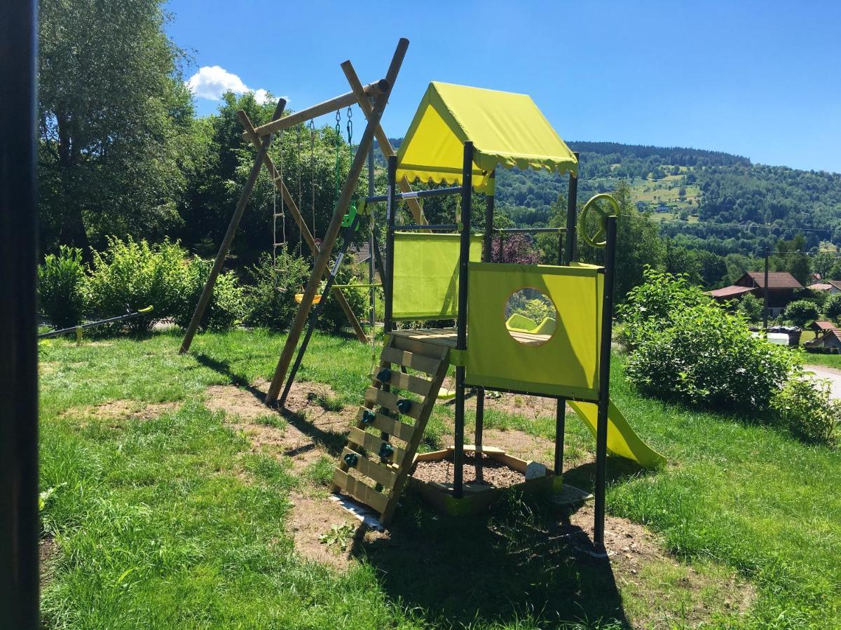 Studio A Le Menil Avec Magnifique Vue Sur La Montagne Jardin Amenage Et Wifi A 4 Km De La Plage Appartement Buitenkant foto