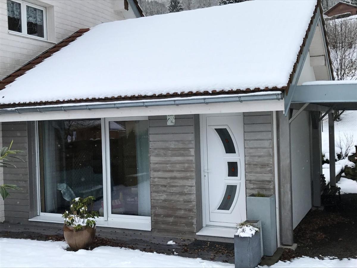 Studio A Le Menil Avec Magnifique Vue Sur La Montagne Jardin Amenage Et Wifi A 4 Km De La Plage Appartement Buitenkant foto