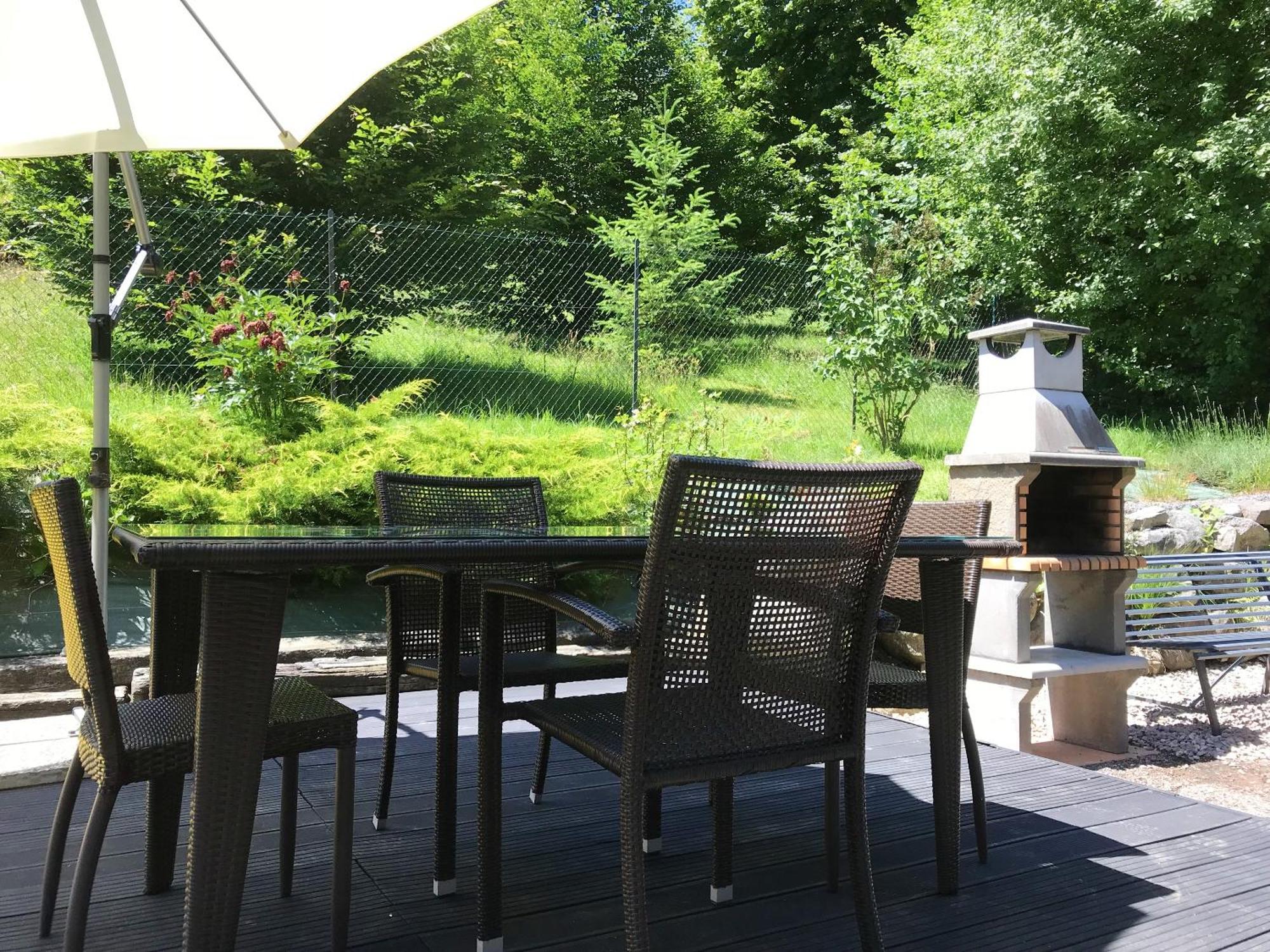 Studio A Le Menil Avec Magnifique Vue Sur La Montagne Jardin Amenage Et Wifi A 4 Km De La Plage Appartement Buitenkant foto